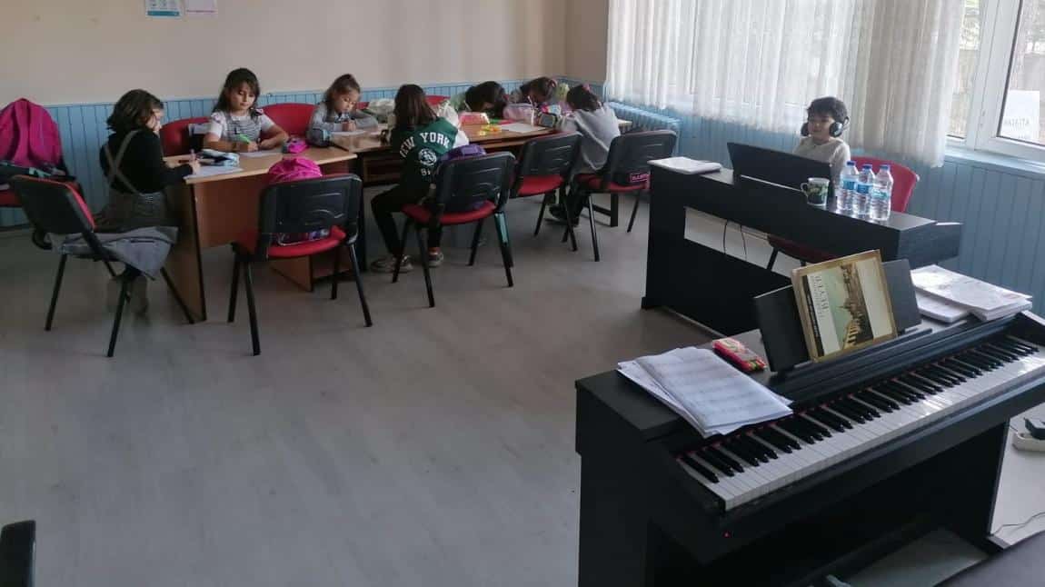 Merkez Binamızda Açılan Piyano kursundan..