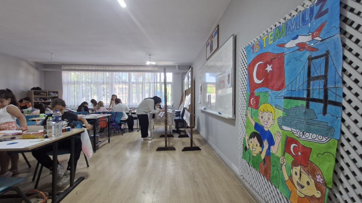 GÖRSEL SANATLAR ATÖLYESİ KURSUMUZDAN ZAFERİN ADI TÜRKİYE KONULU RESİM ÇALIŞMASI
