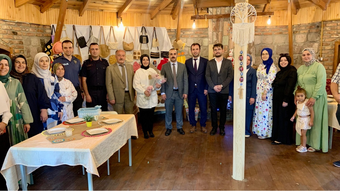 TIĞ ÖRÜCÜLÜĞÜ KURS SONU SERGİSİ DÜZENLENDİ